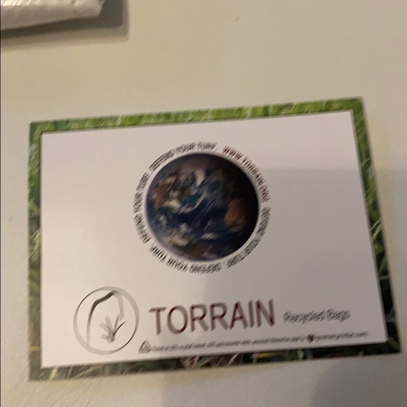 Torrain Vegan Recycled Clutch Wallet - Picture 4 of 8